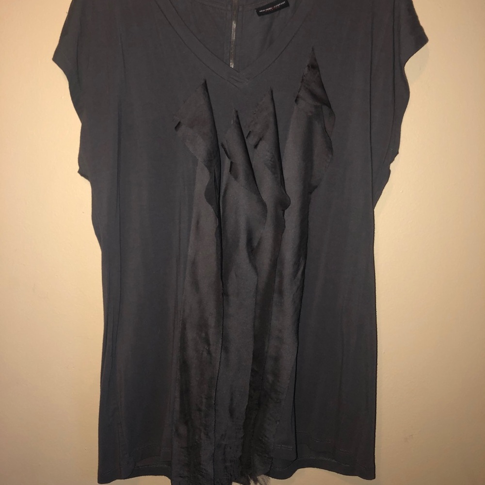 New York & Company Short sleeve fun shirt